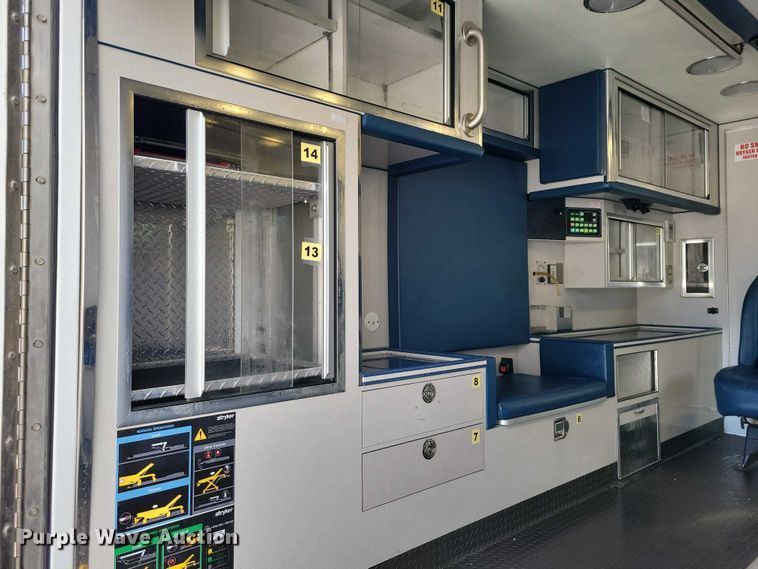 image for item NO9839 2015 Ford E450 ambulance