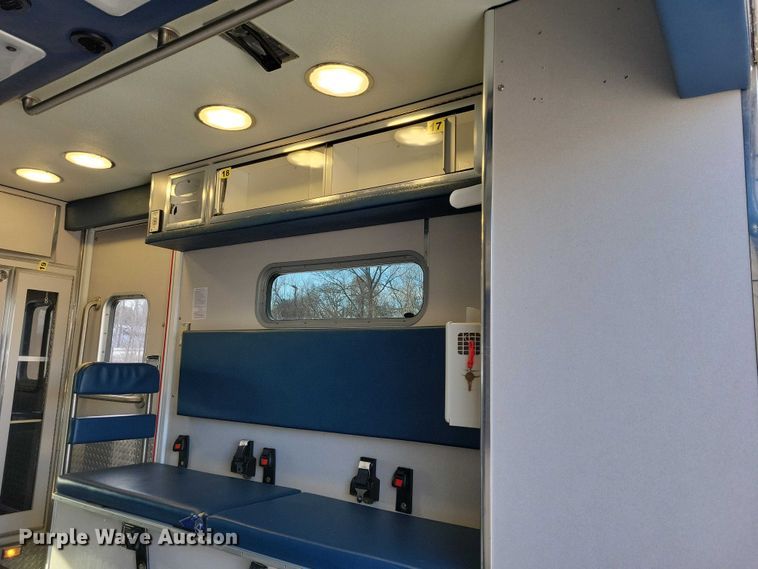 image for item NO9839 2015 Ford E450 ambulance