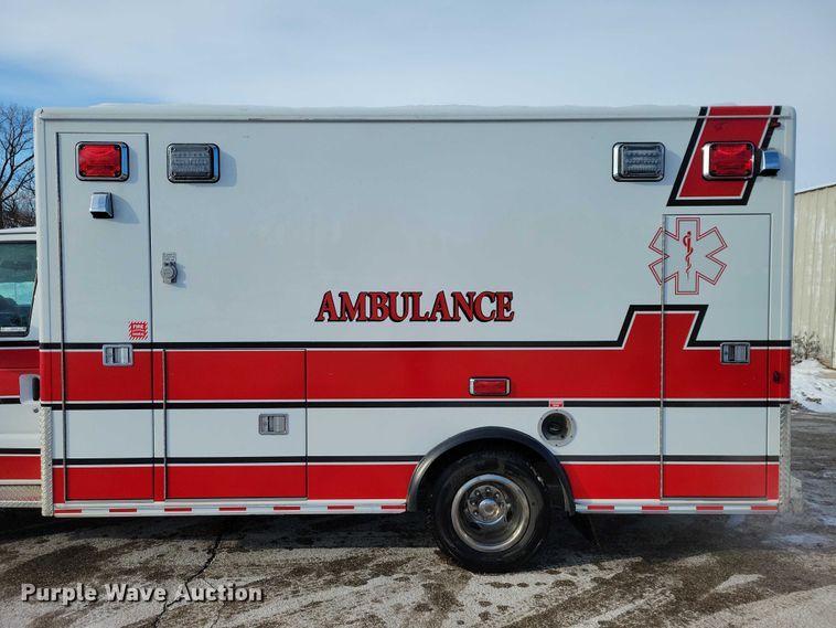 image for item NO9839 2015 Ford E450 ambulance