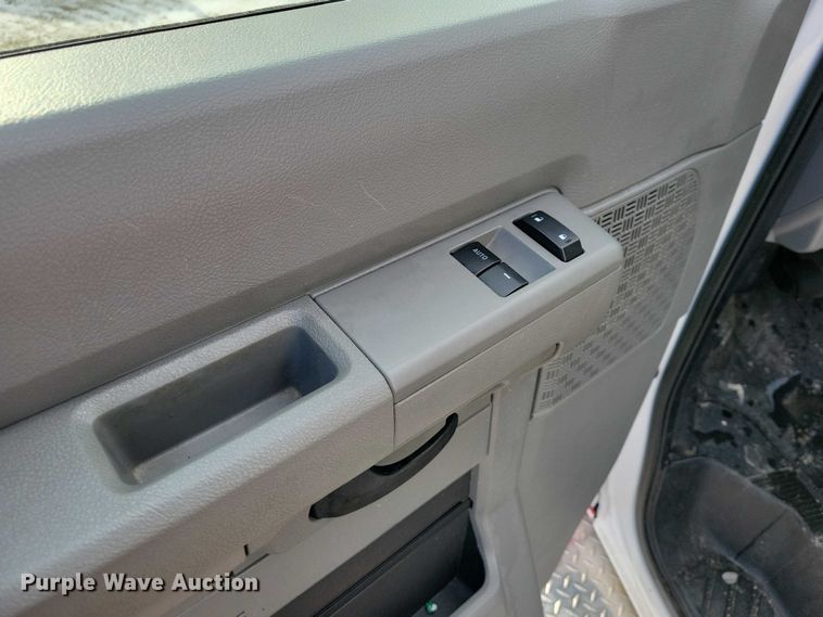 image for item NO9839 2015 Ford E450 ambulance