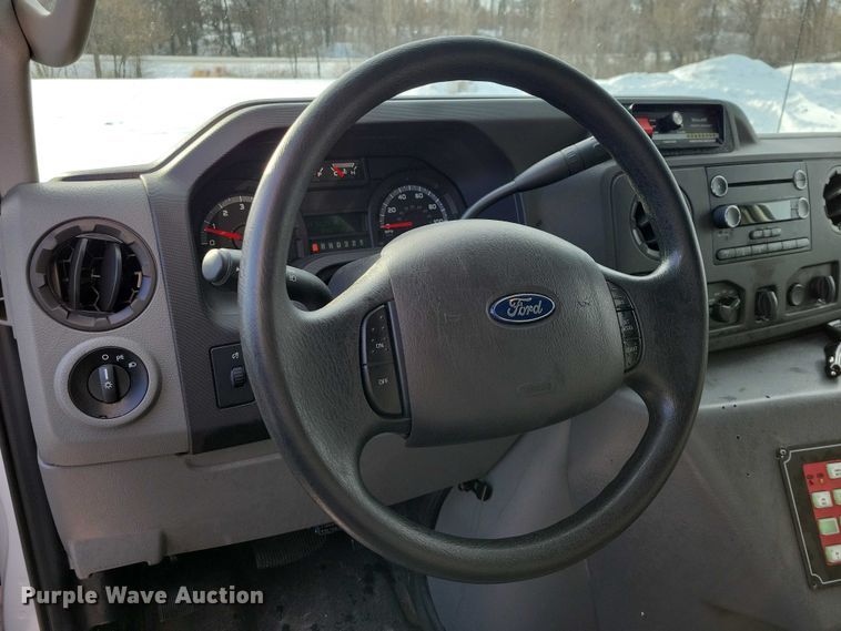 image for item NO9839 2015 Ford E450 ambulance