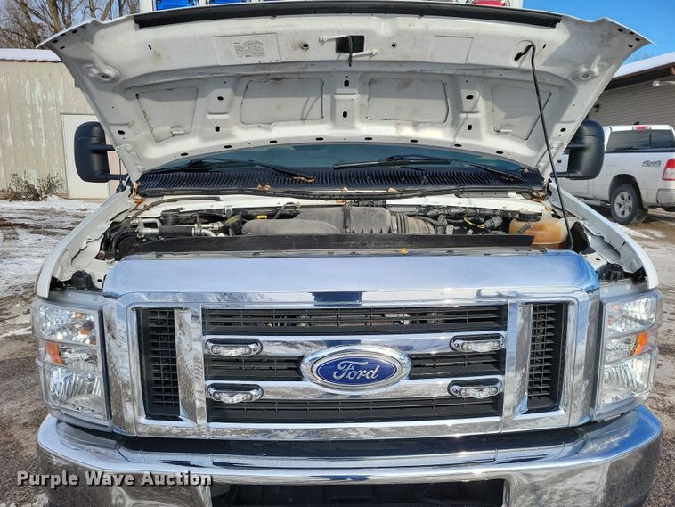 image for item NO9839 2015 Ford E450 ambulance