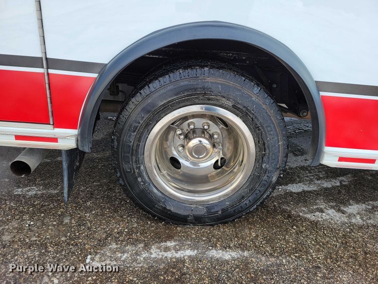 image for item NO9839 2015 Ford E450 ambulance