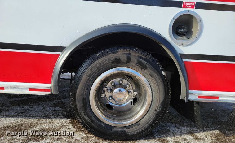 image for item NO9839 2015 Ford E450 ambulance