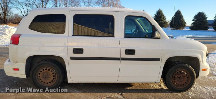 image for item NO9841 2014 MV1 handicap accessible van