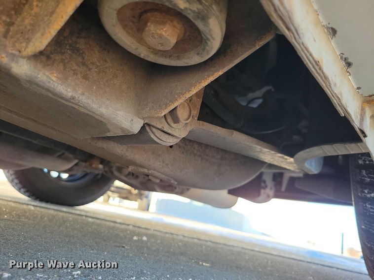 image for item NO9841 2014 MV1 handicap accessible van