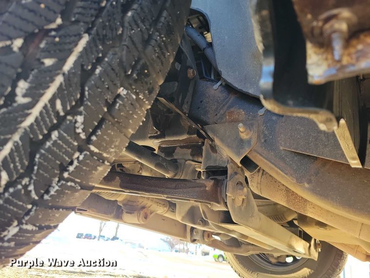 image for item NO9841 2014 MV1 handicap accessible van