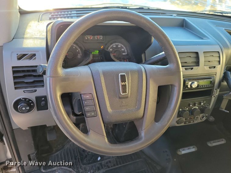 image for item NO9841 2014 MV1 handicap accessible van