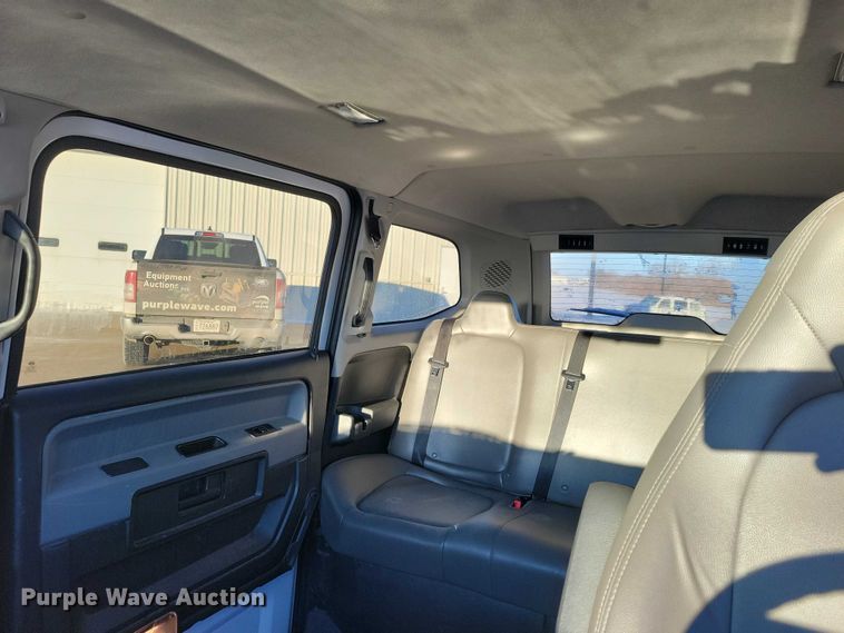 image for item NO9841 2014 MV1 handicap accessible van