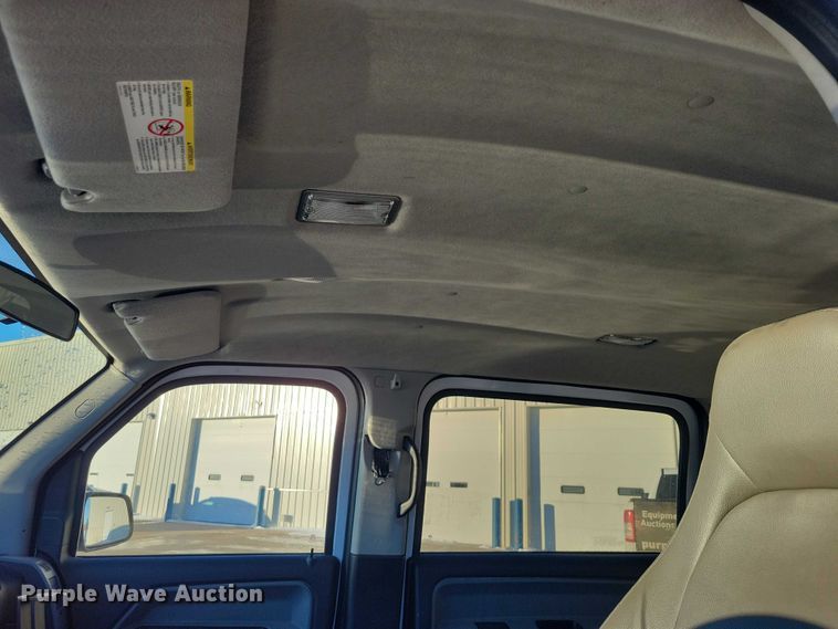 image for item NO9841 2014 MV1 handicap accessible van