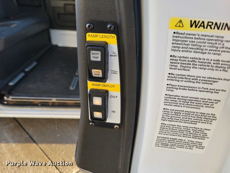 image for item NO9841 2014 MV1 handicap accessible van