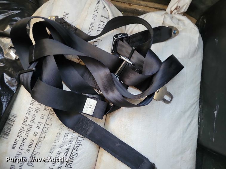 image for item NO9841 2014 MV1 handicap accessible van