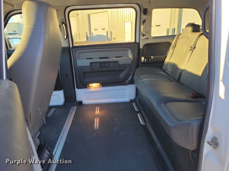 image for item NO9841 2014 MV1 handicap accessible van
