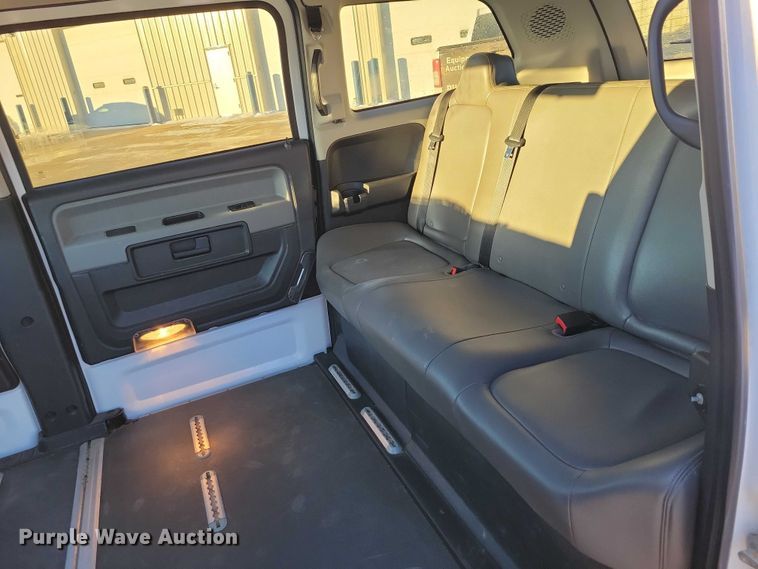 image for item NO9841 2014 MV1 handicap accessible van