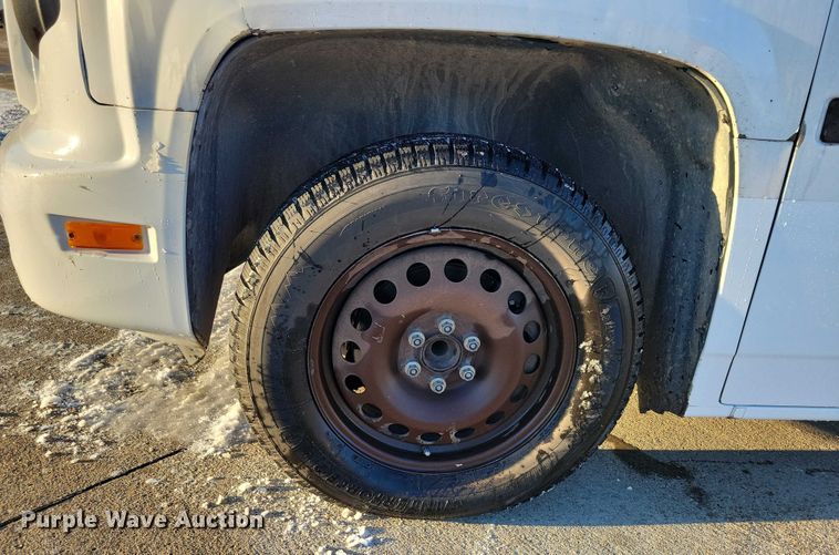 image for item NO9841 2014 MV1 handicap accessible van