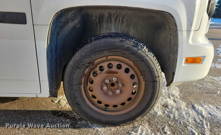 image for item NO9841 2014 MV1 handicap accessible van