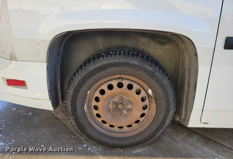 image for item NO9841 2014 MV1 handicap accessible van