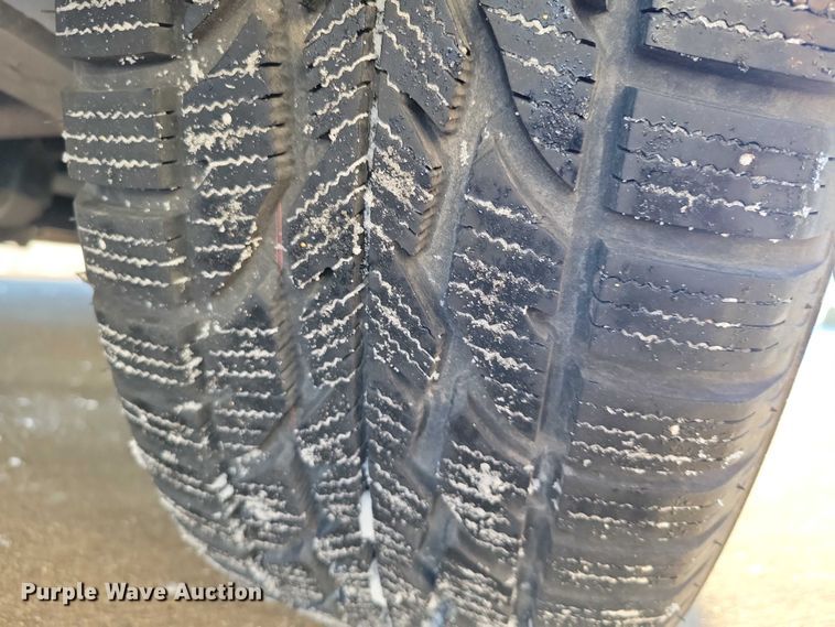 image for item NO9841 2014 MV1 handicap accessible van