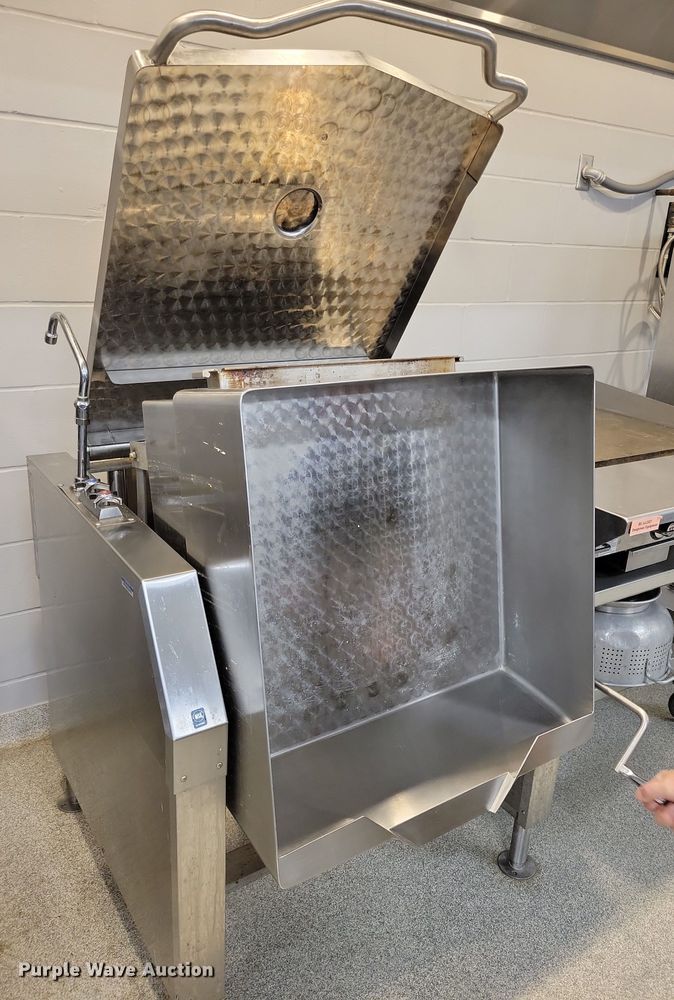 image for item NO9859 Market Forge 30P- STGL tilting Skillet