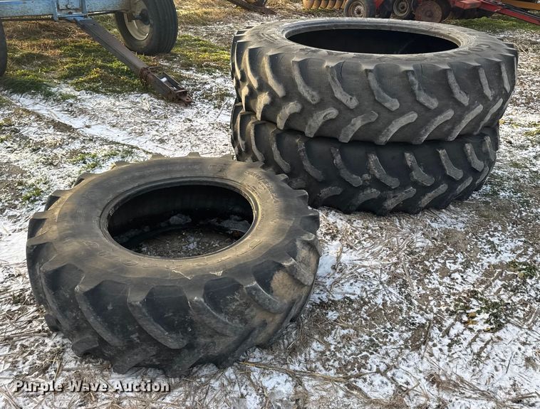 image for item DW6748 (3) tires