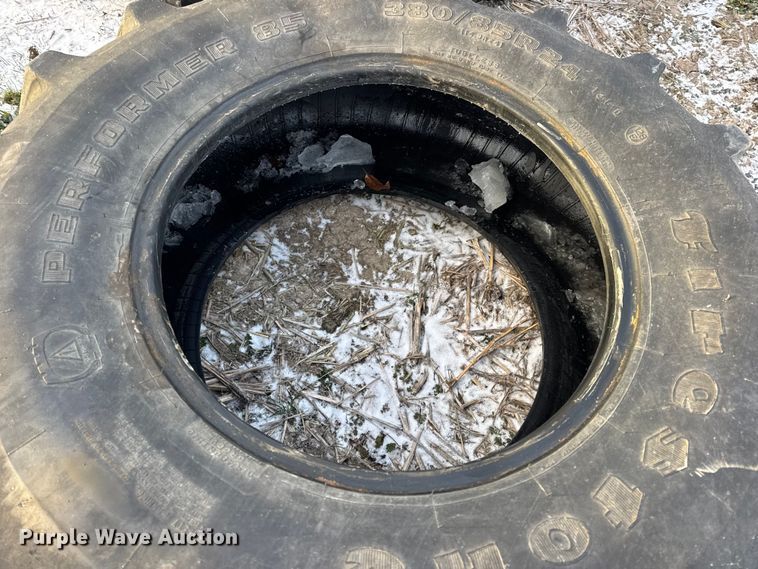 image for item DW6748 (3) tires