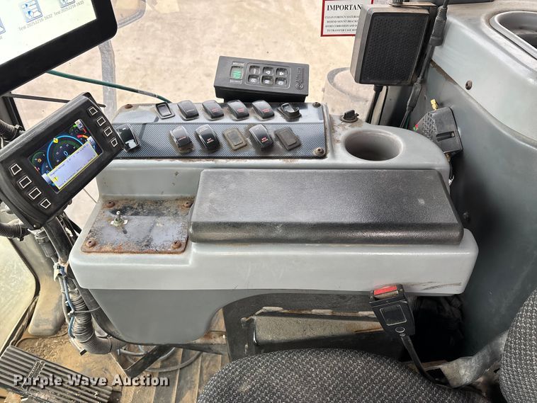 image for item DW7362 2015 RBR Vector 300 spreader