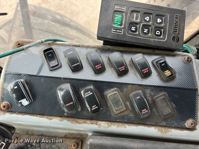 image for item DW7362 2015 RBR Vector 300 spreader