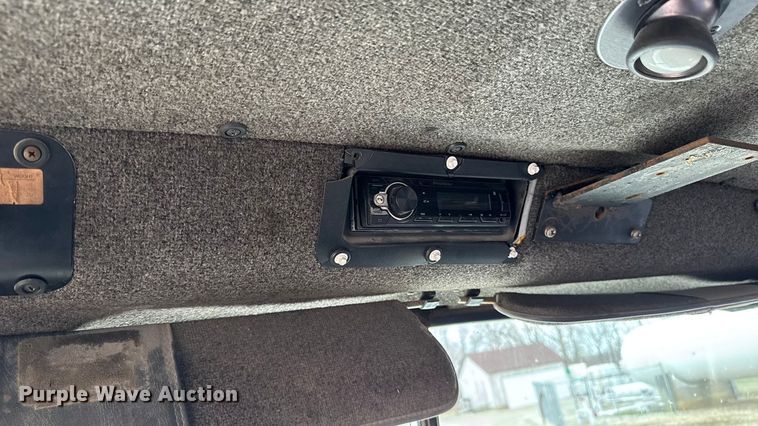 image for item EA2207 1992 International 9400 fertilizer delivery truck