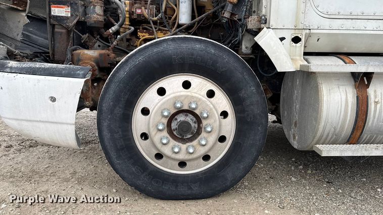 image for item EA2207 1992 International 9400 fertilizer delivery truck