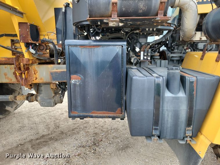 image for item EA2520 2013 TerraGator TG8400 spreader