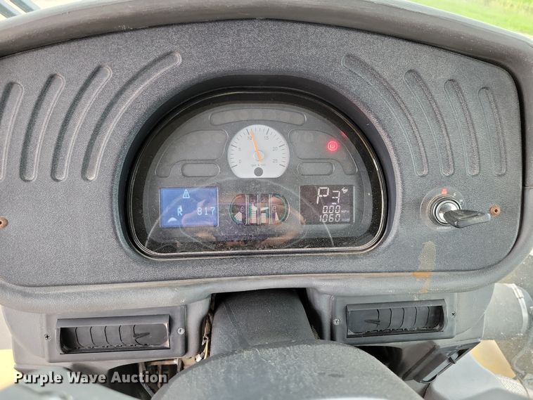 image for item EA2520 2013 TerraGator TG8400 spreader