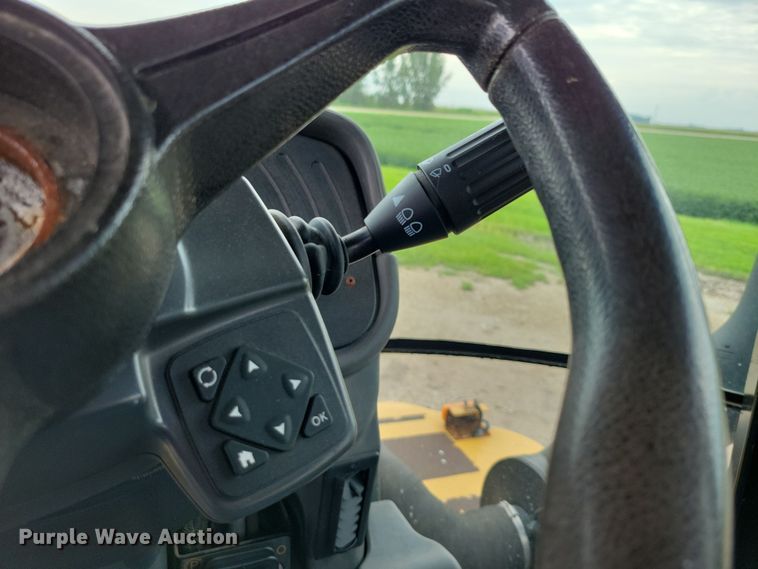 image for item EA2520 2013 TerraGator TG8400 spreader