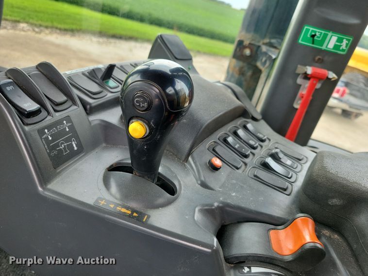 image for item EA2520 2013 TerraGator TG8400 spreader