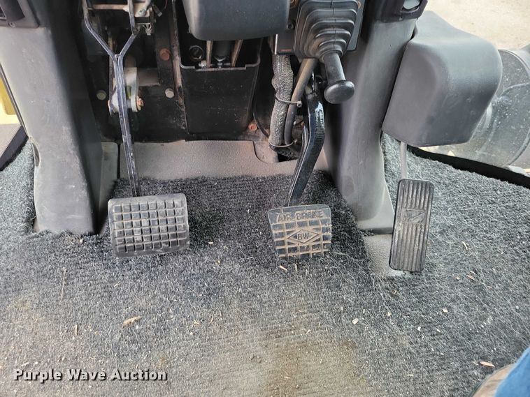 image for item EA2520 2013 TerraGator TG8400 spreader