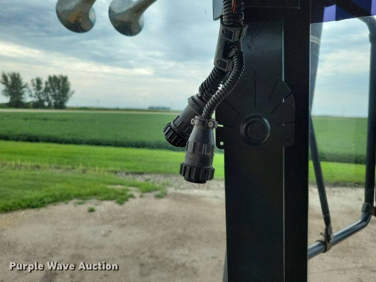 image for item EA2520 2013 TerraGator TG8400 spreader