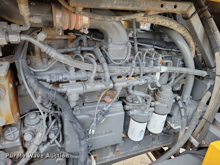 image for item EA2520 2013 TerraGator TG8400 spreader