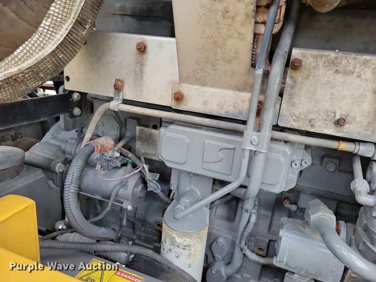 image for item EA2520 2013 TerraGator TG8400 spreader