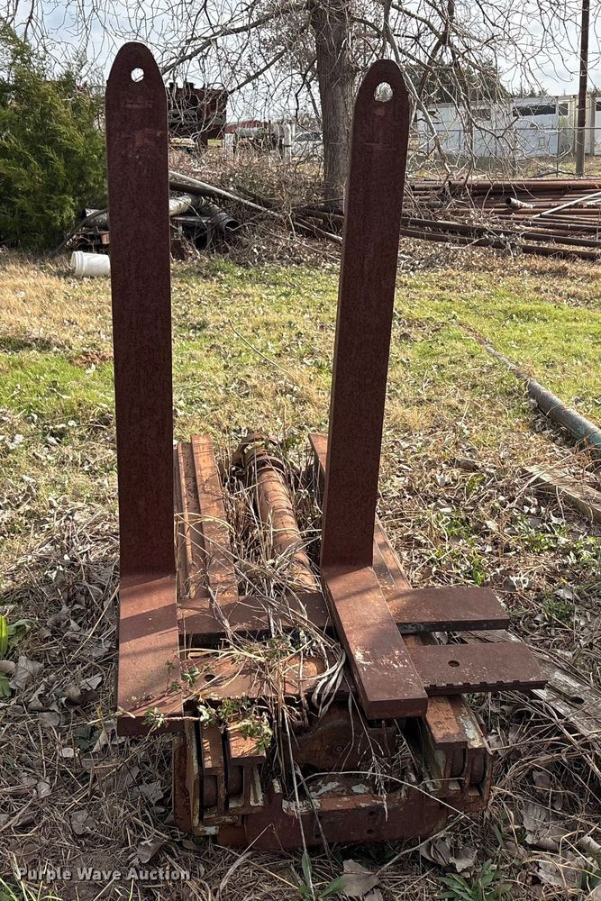 image for item EA7893 4'L forks