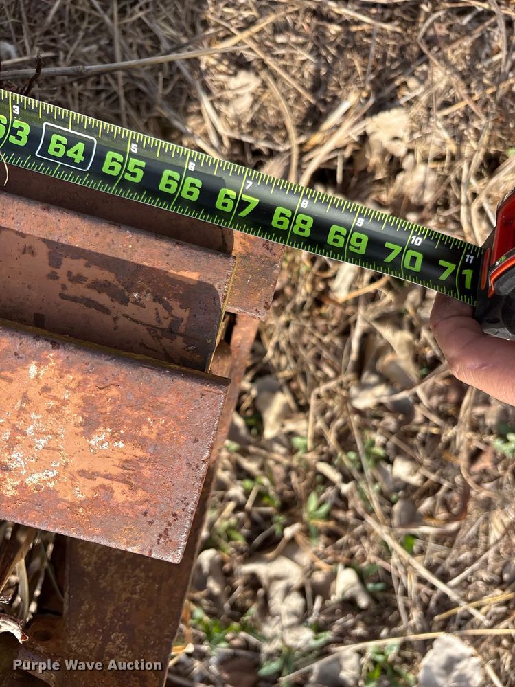 image for item EA7893 4'L forks