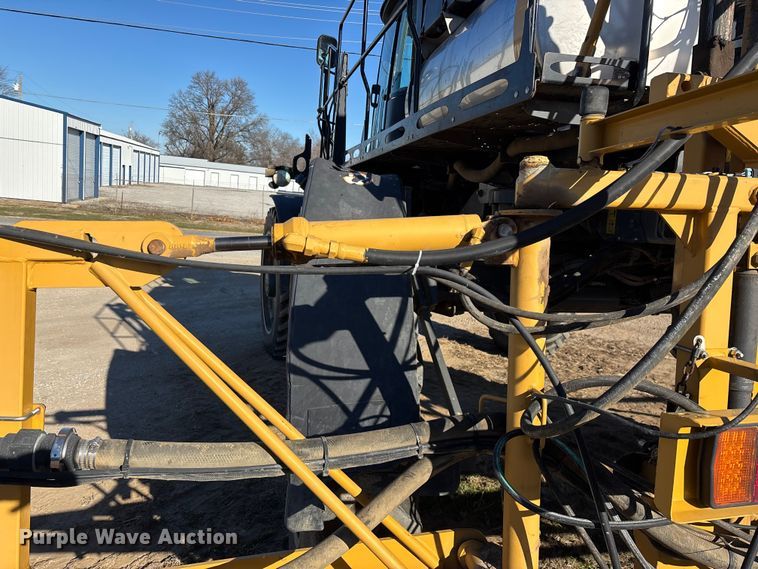 image for item ED2445 2014 RoGator RG900 sprayer