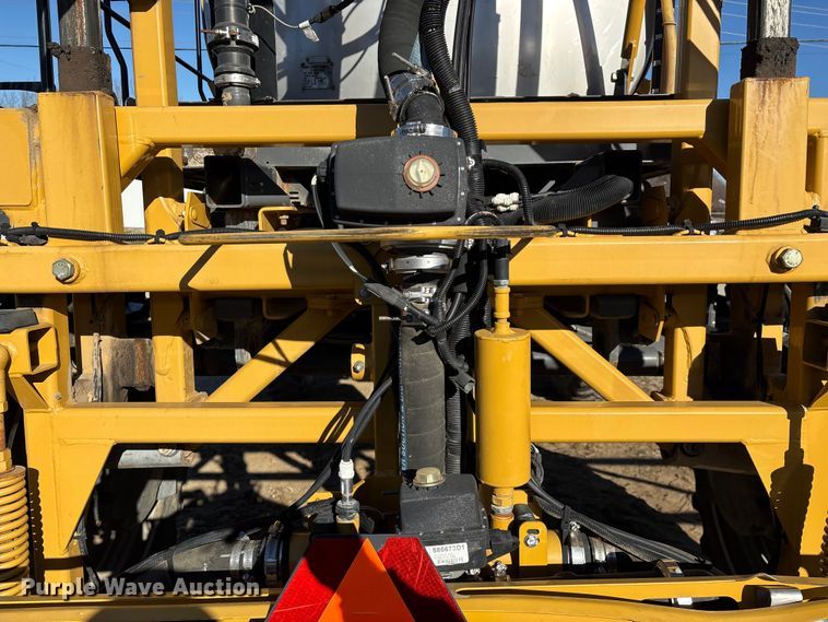 image for item ED2445 2014 RoGator RG900 sprayer