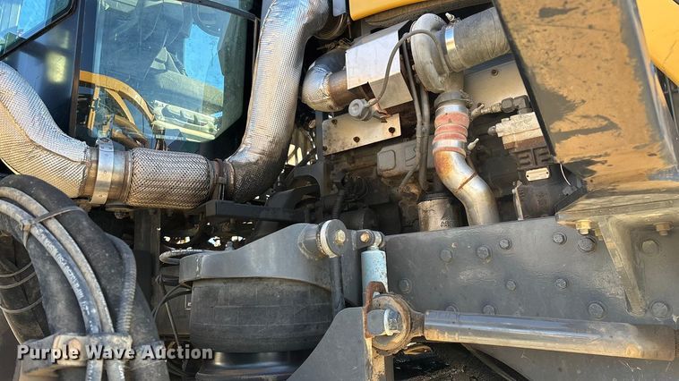 image for item ED2445 2014 RoGator RG900 sprayer