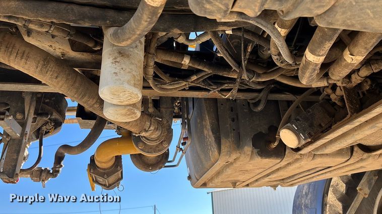 image for item ED2445 2014 RoGator RG900 sprayer