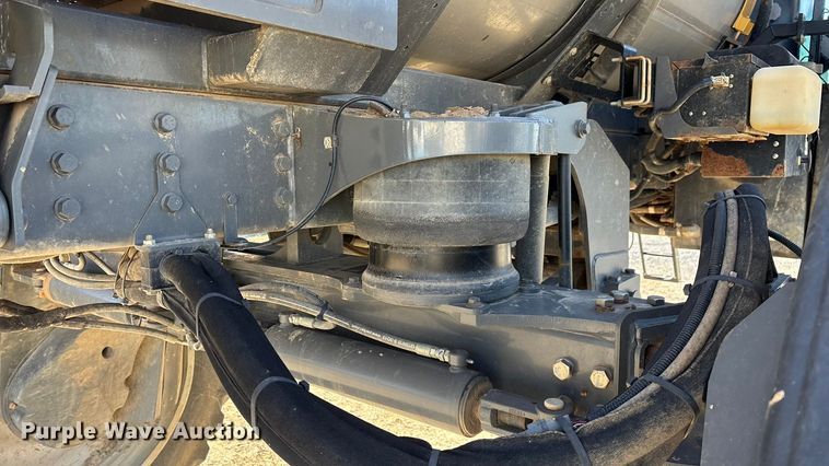 image for item ED2445 2014 RoGator RG900 sprayer