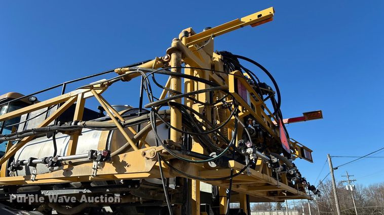 image for item ED2445 2014 RoGator RG900 sprayer