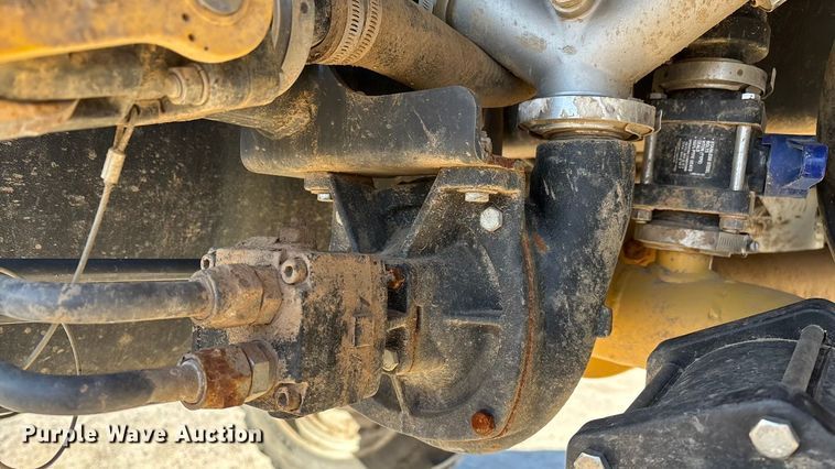 image for item ED2445 2014 RoGator RG900 sprayer