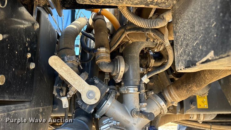 image for item ED2445 2014 RoGator RG900 sprayer