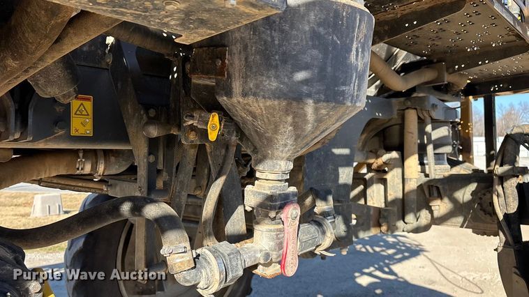 image for item ED2445 2014 RoGator RG900 sprayer