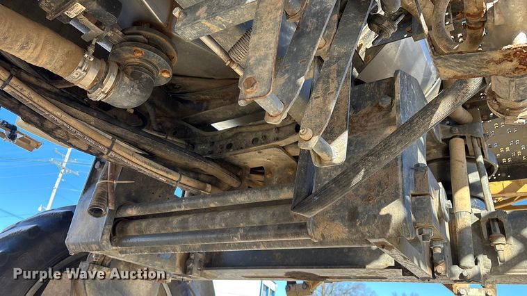 image for item ED2445 2014 RoGator RG900 sprayer