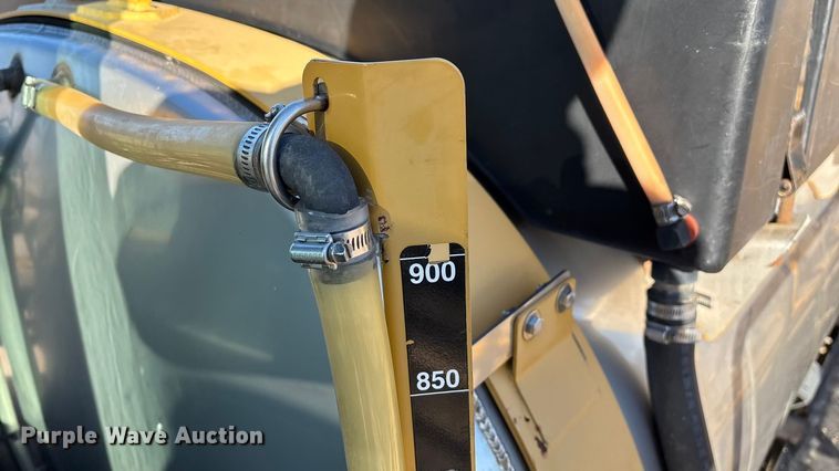 image for item ED2445 2014 RoGator RG900 sprayer